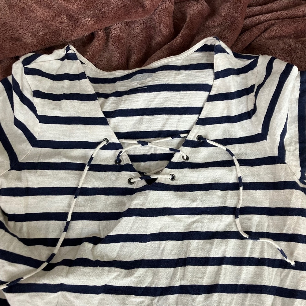 Old Navy Striped Navy Blue and White Extra-Large Maternity Tee